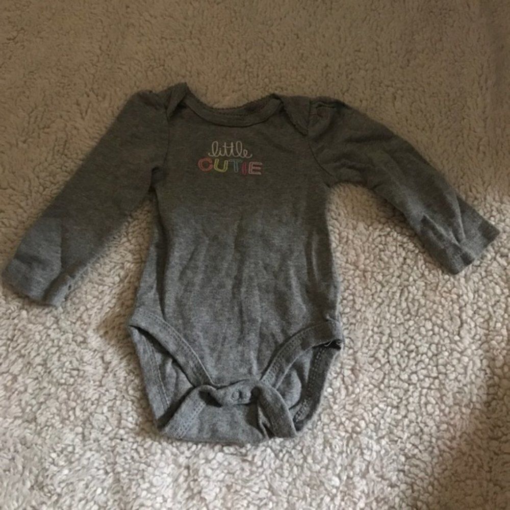 πΆπΆCirco 3-6 months grey Little cutie onesieπΆπΆ